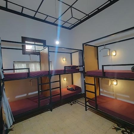 玛琅塞梅鲁青年旅馆旅舍 外观 照片